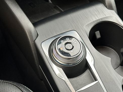 Certified 2025 Ford Escape SE w/ PHEV Premium Package image 22