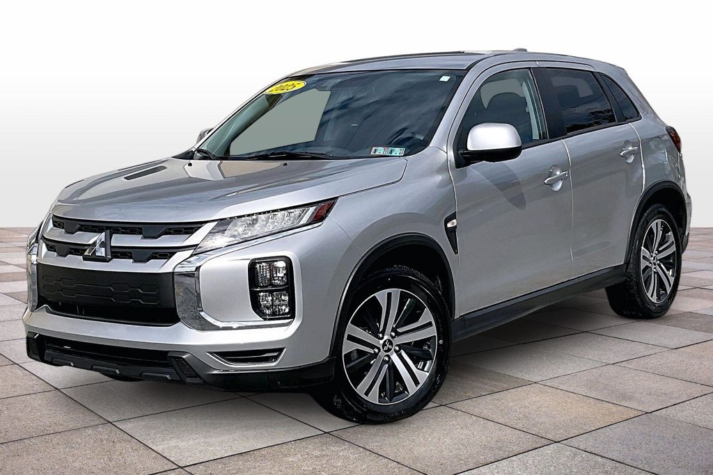 Used 2025 Mitsubishi Outlander Sport ES AWD/4WD image 2