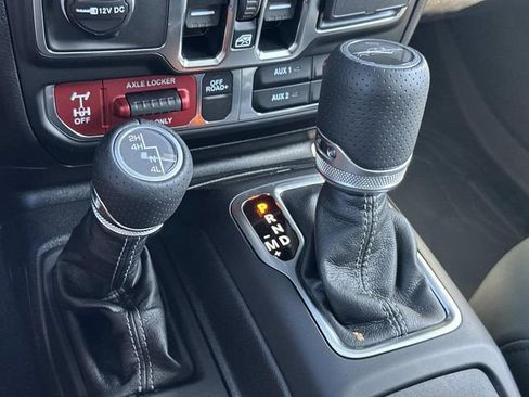 New 2025 Jeep Gladiator Mojave w/ Convenience Group image 31