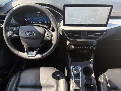 Used 2024 Ford Escape Platinum AWD/4WD image 3
