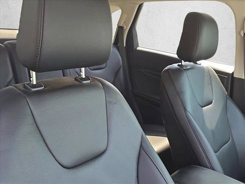 Used 2021 Ford Edge Titanium image 22