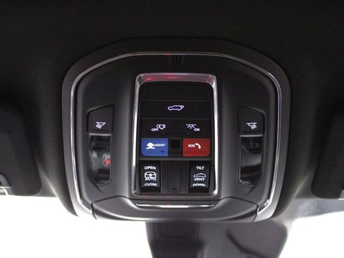 New 2025 Jeep Grand Cherokee Laredo X w/ Luxury Tech Group I image 23