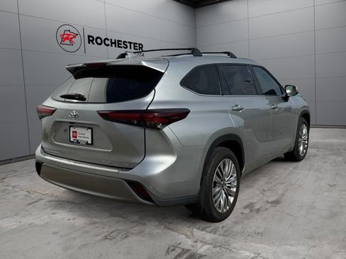 Certified 2025 Toyota Highlander Platinum AWD/4WD image 41