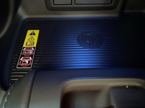 Certified 2024 Toyota Venza LE image 12