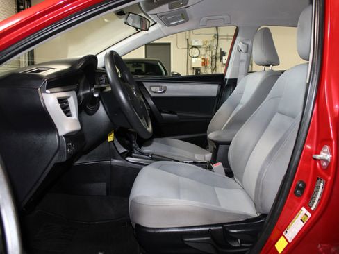 Used 2015 Toyota Corolla LE FWD image 8
