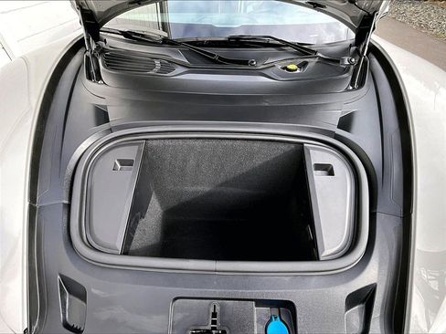 Certified 2024 Porsche Taycan image 15