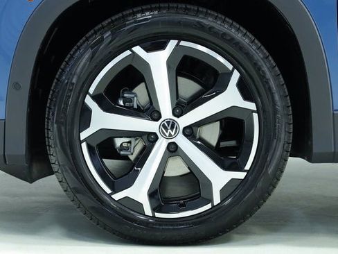 New 2026 Volkswagen Tiguan SE image 8