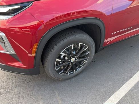 New 2026 Chevrolet Traverse LT w/ Sun and Wheel Package image 4