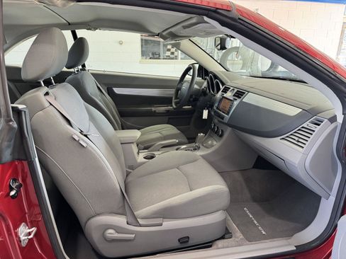 Used 2008 Chrysler Sebring Touring w/ Electronics Convenience Group FWD image 14