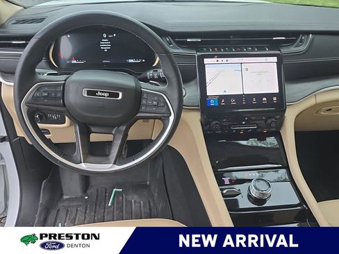 Used 2022 Jeep Grand Cherokee L Limited AWD/4WD image 9