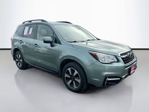 Used 2017 Subaru Forester 2.5i Limited AWD/4WD image 3