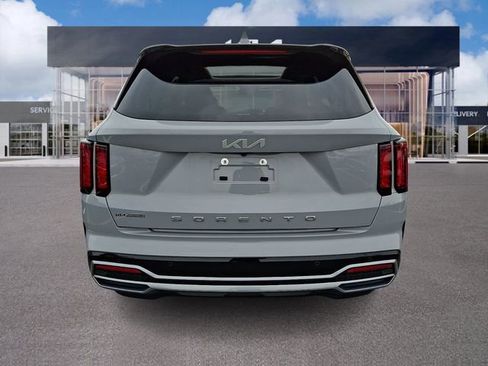 Used 2022 Kia Sorento EX w/ Panoramic Sunroof Package image 5