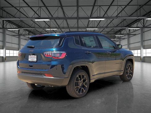 New 2026 Jeep Compass Latitude AWD/4WD image 4