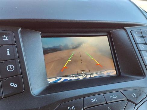 Used 2019 Ford Edge SE image 5