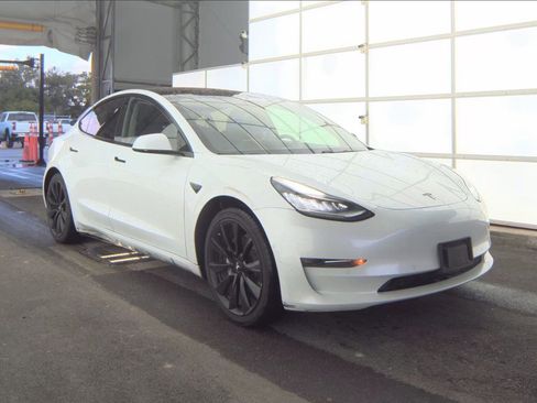 Used 2018 Tesla Model 3 Long Range image 3