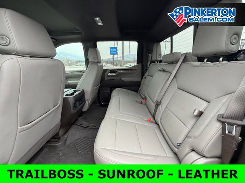 Used 2024 Chevrolet Silverado 1500 LT Trail Boss w/ LT Trail Boss Premium Package image 5