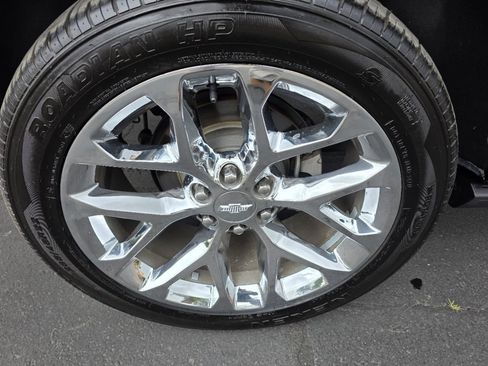 Used 2016 Chevrolet Suburban LTZ AWD/4WD image 11
