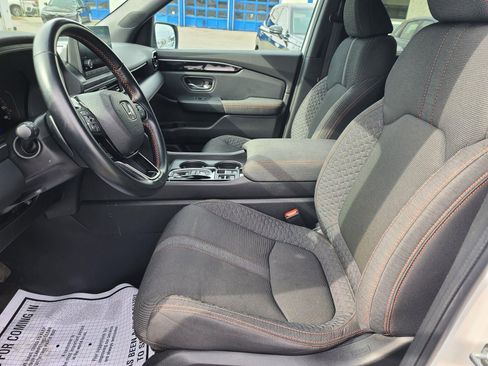 Used 2023 Honda Pilot Sport image 7