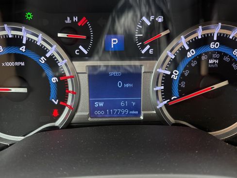 Used 2015 Toyota 4Runner SR5 image 13