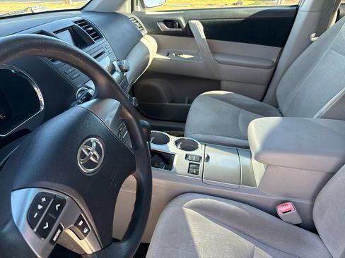 Used 2011 Toyota Highlander 4WD image 35