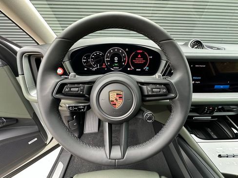 Used 2026 Porsche Cayenne E-Hybrid Coupe AWD/4WD image 16