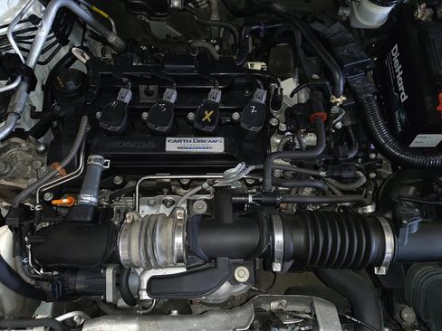 Used 2018 Honda Accord EX image 30