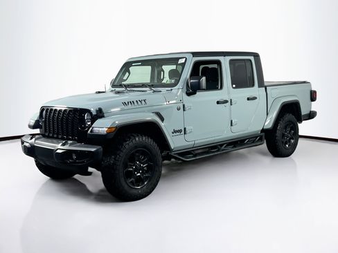 Used 2023 Jeep Gladiator Willys image 1