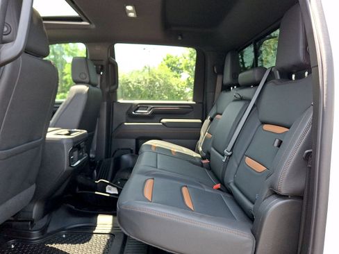 Used 2025 GMC Sierra 2500 AT4 w/ AT4 Premium Plus Package AWD/4WD image 20