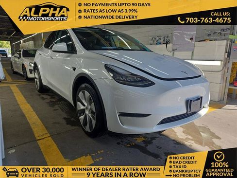 Used 2023 Tesla Model Y Long Range AWD/4WD image 1