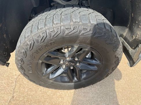 Used 2024 Chevrolet Silverado 1500 Custom Trail Boss AWD/4WD image 6