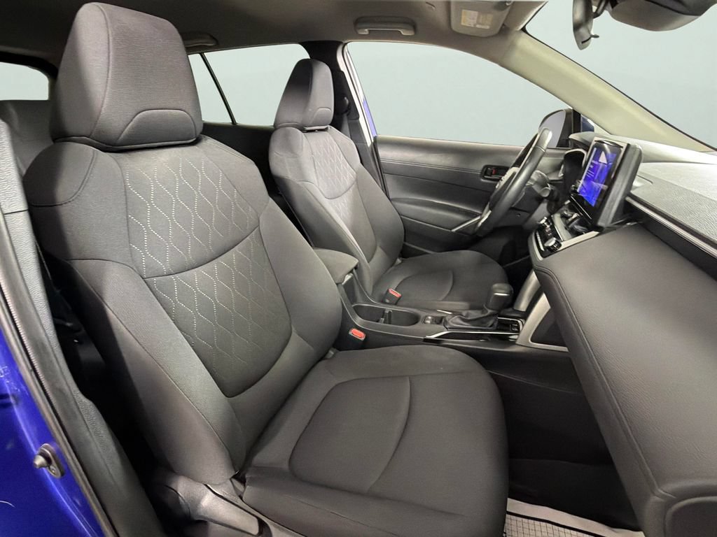 Used 2023 Toyota Corolla Cross LE FWD image 33