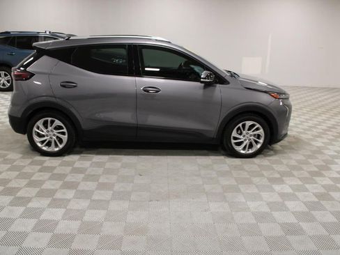 Used 2022 Chevrolet Bolt EUV LT w/ Driver Confidence Package image 10