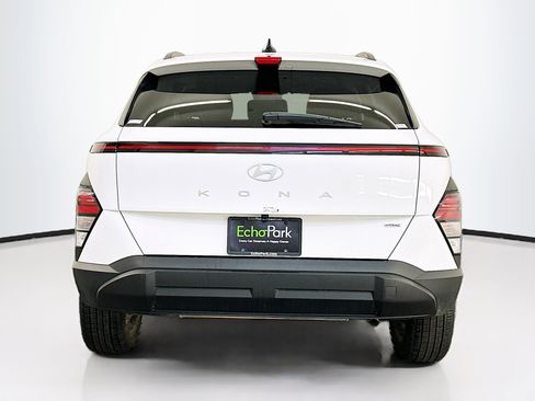 Used 2025 Hyundai Kona SEL image 7