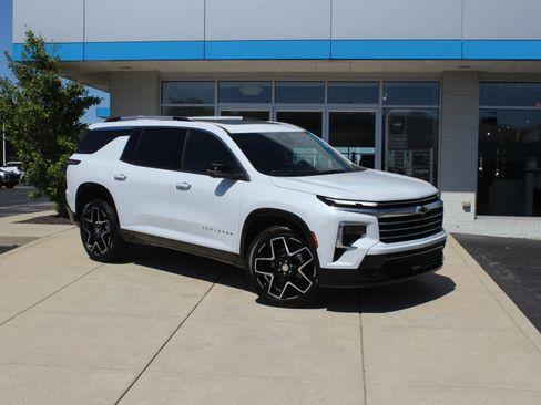 New 2026 Chevrolet Traverse High Country AWD/4WD image 2