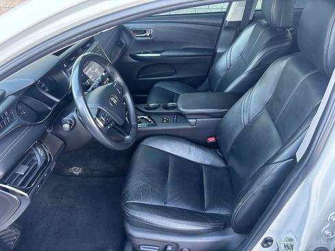 Used 2017 Toyota Avalon XLE Plus image 10