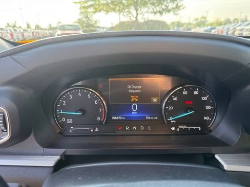 Used 2022 Ford Explorer XLT w/ Equipment Group 202A AWD/4WD image 17