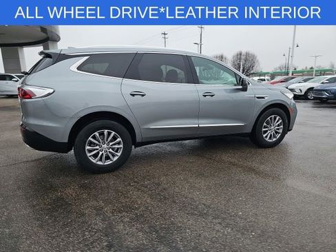 Used 2023 Buick Enclave Essence image 19
