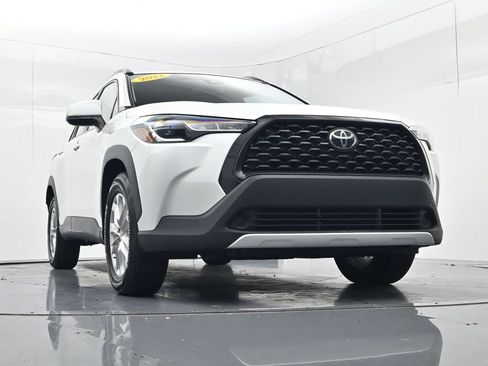 Used 2022 Toyota Corolla Cross LE w/ Black Badges Package (TMS) AWD/4WD image 36