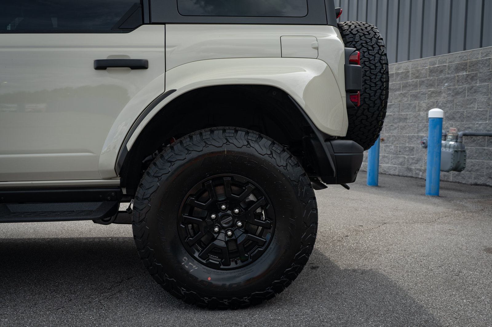 New 2026 Ford Bronco Raptor w/ Interior Carbon Fiber Pack AWD/4WD image 15