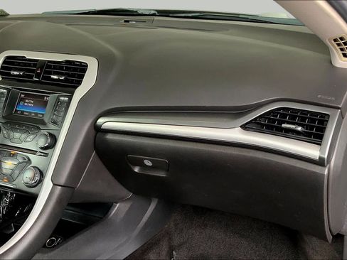 Used 2014 Ford Fusion SE FWD image 18