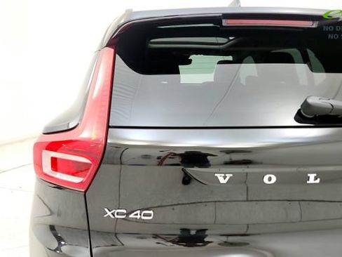 Used 2024 Volvo XC40 B5 Plus w/ Protection Package Premier AWD/4WD image 27