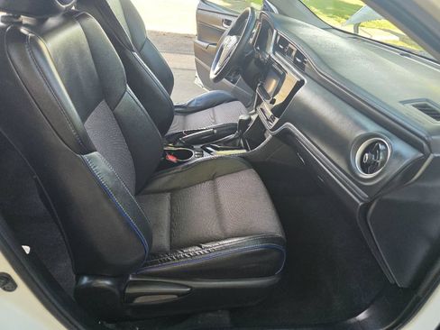 Used 2018 Toyota Corolla SE FWD image 19