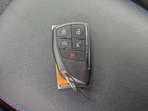 Used 2025 Chevrolet Blazer EV RS AWD/4WD image 36