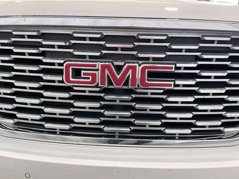 Used 2020 GMC Yukon Denali image 27
