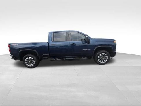 Certified 2022 Chevrolet Silverado 2500 Custom w/ Custom Value Package AWD/4WD image 11