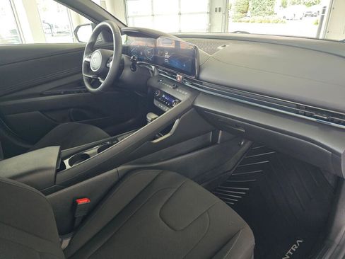 Used 2025 Hyundai Elantra SEL FWD image 42