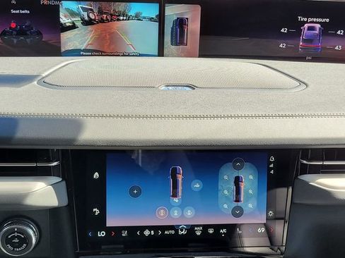 New 2026 Lincoln Navigator L Reserve w/ Jet Appearance Package AWD/4WD image 25