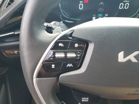 Used 2023 Kia Niro SX Touring FWD image 21