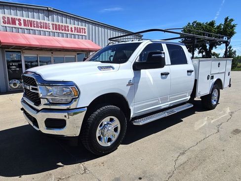 Used 2023 RAM 2500 Tradesman w/ Chrome Appearance Group AWD/4WD image 3