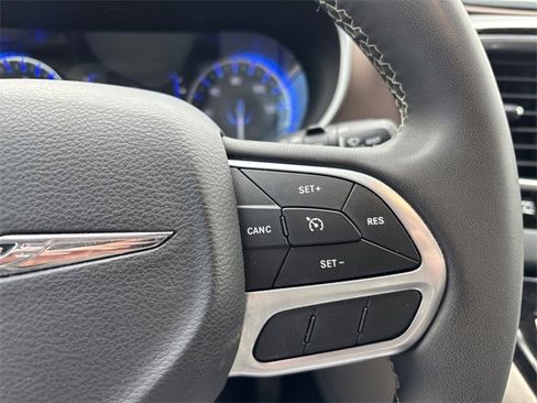 Used 2023 Chrysler Voyager LX image 20